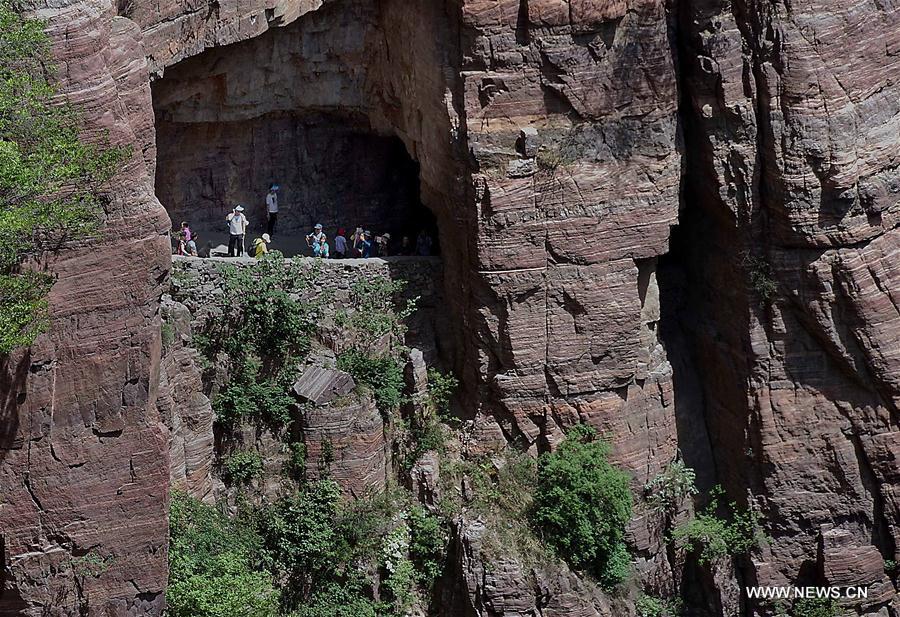 CHINA-HENAN-GUOLIANG VILLAGE-CLIFF ROAD (CN)