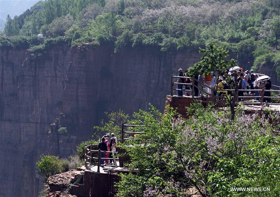 CHINA-HENAN-GUOLIANG VILLAGE-CLIFF ROAD (CN)