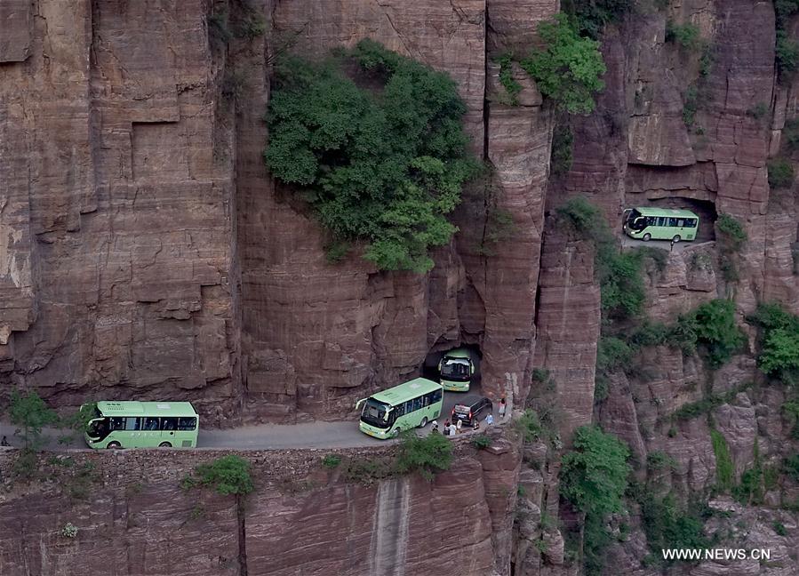 CHINA-HENAN-GUOLIANG VILLAGE-CLIFF ROAD (CN)