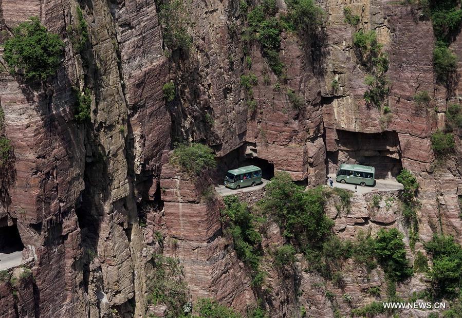 CHINA-HENAN-GUOLIANG VILLAGE-CLIFF ROAD (CN)