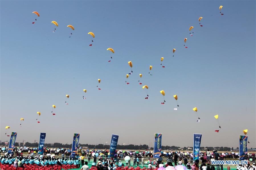 #CHINA-HENAN-ANYANG-AEROBATICS (CN)