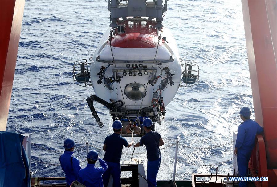 CHINA-MARIANA TRENCH-JIAOLONG-DIVE (CN)