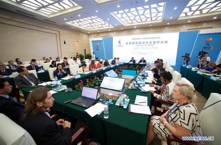 Representatives take part in the BRICS Civil Forum in Fuzhou, capital of southeast China's Fujian Province, June 10, 2017. Representatives of political parties, think-tanks and non-governmental organizations from BRICS countries took part in the BRICS Political Parties, Think-tanks and Civil Society Organizations Forum here on Saturday. (Xinhua/Jiang Kehong) 