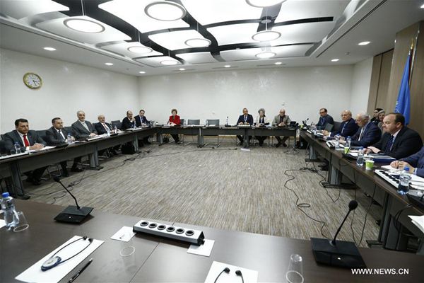 Photo taken on March 29, 2017 shows a general view of a meeting between UN Special Envoy for Syria Staffan de Mistura (2nd R) and Syrian government delegation during Syria peace talks in Geneva, Switzerland, March 29, 2017. [Photo/Xinhua]