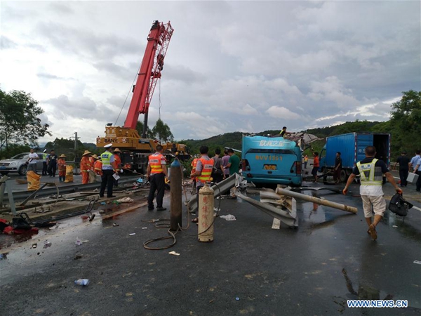 Photo taken on July 6, 2017 shows the site of a road accident in Longmen, south China's Guangdong Province. Nineteen people died, and many others were injured after a coach overturned on an expressway Thursday afternoon in south China's Guangdong Province. [Photo/Xinhua]