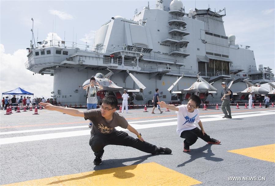 CHINA-HONG KONG-AIRCRAFT CARRIER LIAONING-PHOTO (CN)