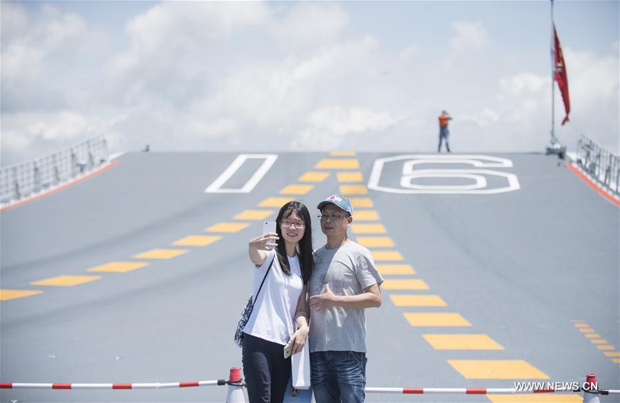 CHINA-HONG KONG-AIRCRAFT CARRIER LIAONING-PHOTO (CN)