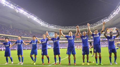 Shanghai Shenhua beat defending champion Guangzhou Evergrande 2-1 in the 22nd round of 2016 Chinese Super League (CSL) on August 13, 2016. [Xinhua]