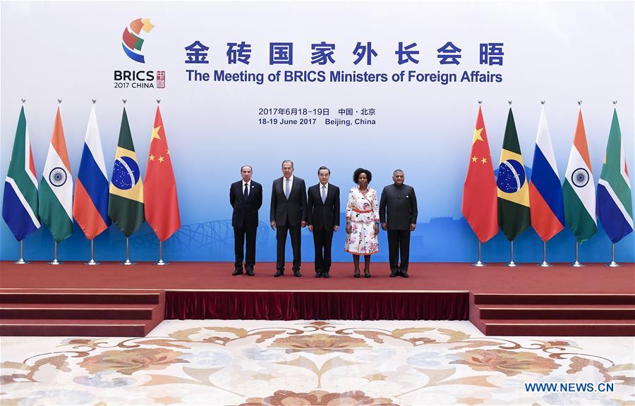 BRICS ministers of foreign affairs pose for a group photo during their meeting in Beijing, capital of China, June 19, 2017. [Photo/Xinhua]