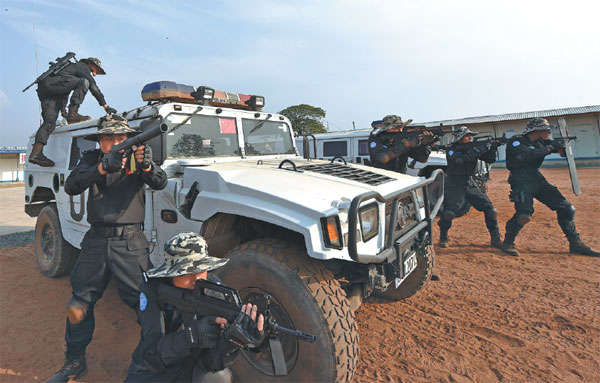 Chinese peacekeepers train in Monrovia, Liberia, in January. Photos by Li Jinhua / Xinhua