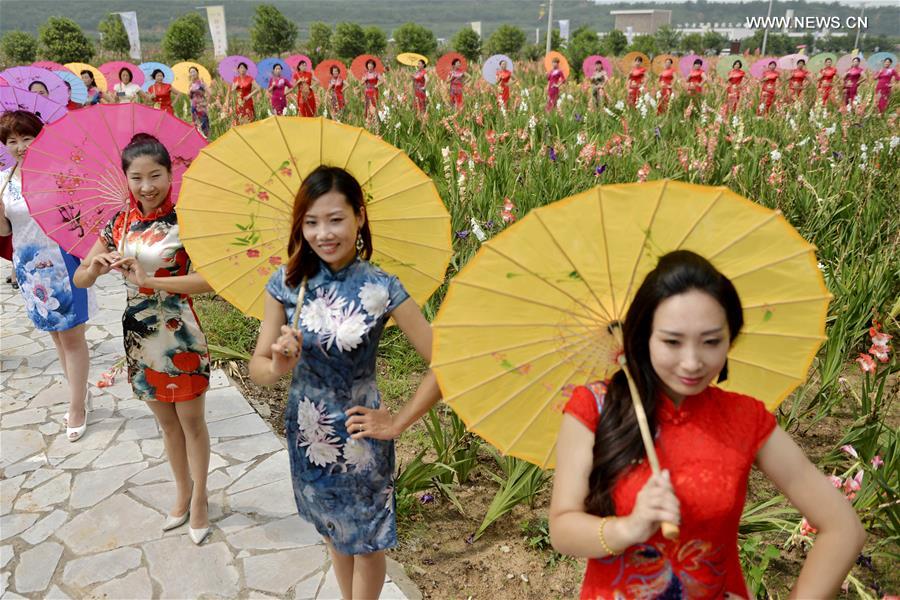 #CHINA-HEBEI-SHAHE-CHEONGSAM SHOW (CN)