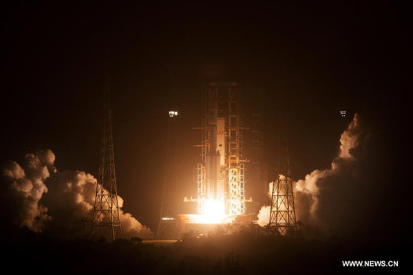 China's first cargo spacecraft Tianzhou-1 blasts off from Wenchang Space Launch Center in South China's Hainan province, April 20, 2017. [Photo/Xinhua]