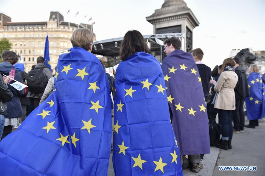 People gather to attend a rally at Trafalgar Square in London, Britain on Sept. 13, 2017. A rally was held here on Wednesday calling to maintain the rights of the EU citizens in Britain and British citizens in the EU after Brexit. (Xinhua/Stephen Chung) 