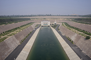 Viewing China's water diversion project from the sky