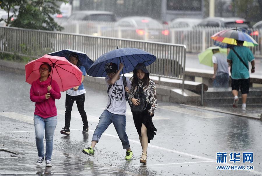 （生态）（8）北京发布暴雨黄色预警