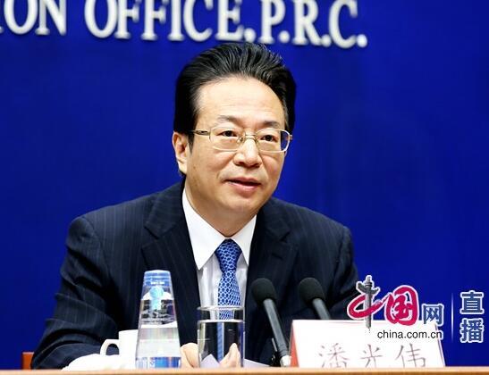中國銀行業協會專職副會長潘光偉介紹相關情況。中國網 宗超/攝 