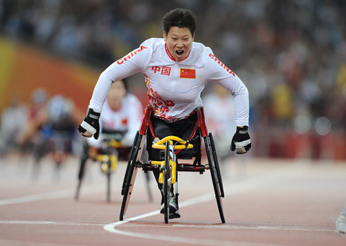 Zhang Ting crosses the finish line. 