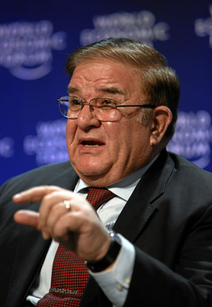 Abdul Rahim Wardak, minister of defense of Afghanistan, speaks during the session 'Pakistan and Its Neighbours' at the Annual Meeting 2009 of the World Economic Forum (WEF) in Davos, Switzerland, on January 29, 2009. [Xinhua]