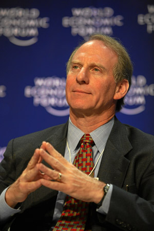 Josef Ackermann (2nd L), chairman of the Management Board and the Group Executive Committee of the Deutsche Bank, attends a session of the Annual Meeting 2009 of the World Economic Forum (WEF) in Davos, Switzerland, on January 29, 2009. [Xinhua] 