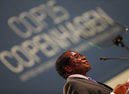 Zimbabwe's President Robert Mugabe addresses the plenary session of the UNFCCC high-level segment in Copenhagen, Denmark, December 16, 2009. 