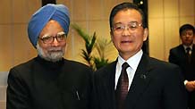 Chinese Premier Wen Jiabao (R) meets with Indian Prime Minister Manmohan Singh in Copenhagen, Denmark, December 18, 2009.