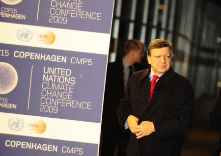 European Commission President Jose Manuel Barroso arrives at the venue of the United Nations Climate Change Conference in Copenhagen, capital of Denmark, December 18, 2009.