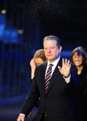 Former US Vice President Al Gore arrives at the venue of the United Nations Climate Change Conference in Copenhagen, capital of Denmark, December 18, 2009.
