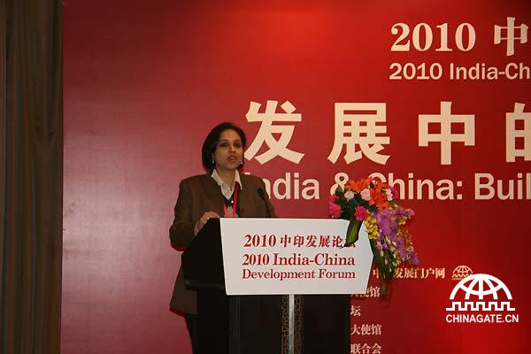 Suhasini Sherene Haidar, from CNN-IBN News Channel, delivers her speech to the China-India Development Forum in Beijing on March 30, 2010. The one-day forum was organized by China Internet Information Center and China Development Gateway. 