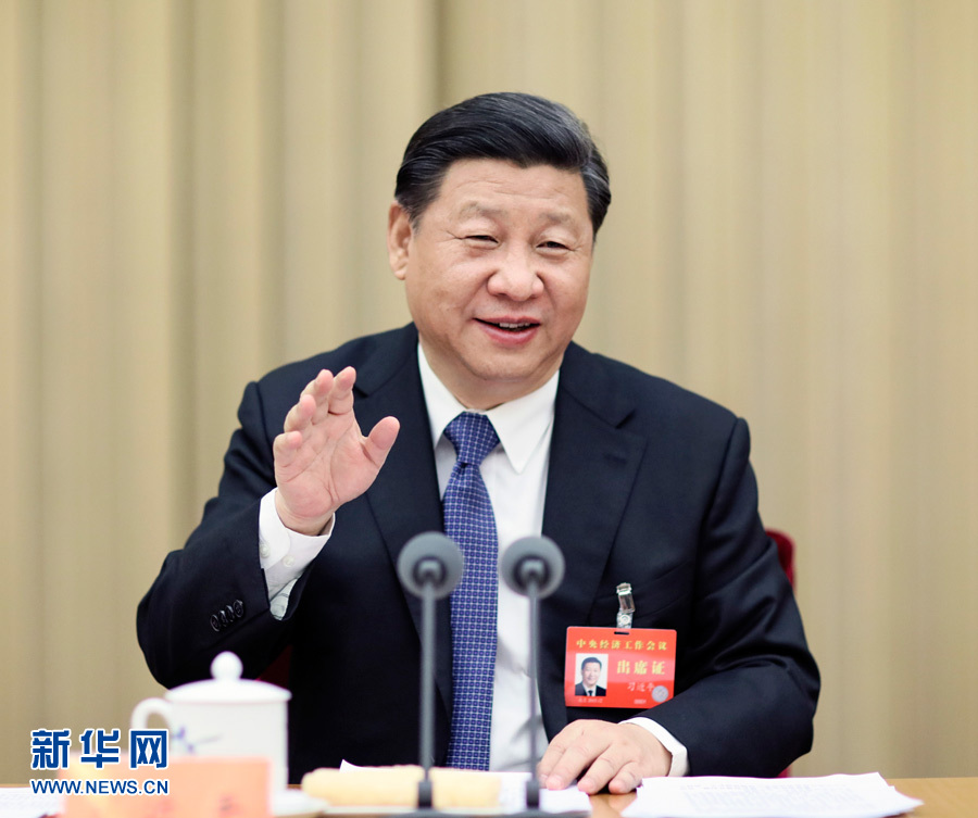 중국 시진핑 국가주석 겸 당 총서기가 2015년 12월 18일부터 21일 동안 열린 중앙경제공작회의에서 연설하고 있다. 