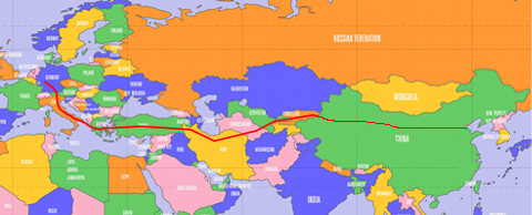 地圖上從德國到北京這長長穿越半個地球的紅線就是他們路程，這都要靠他們一腳腳的踩著自行車歷經80天來完成。