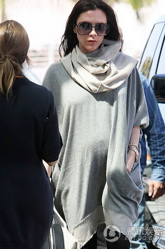 辣妹维多利亚怀孕六个月,全程穿高跟鞋现身机