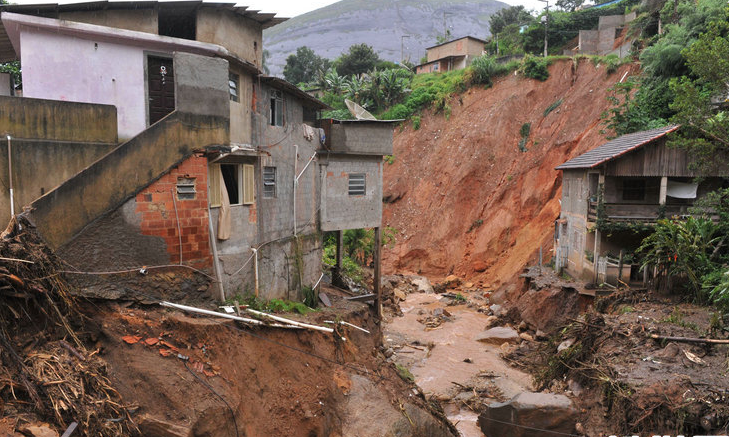 巴西里约州:暴雨诱发洪灾