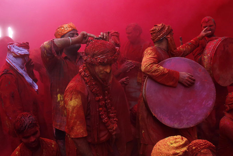 印度迎接传统节日胡里节