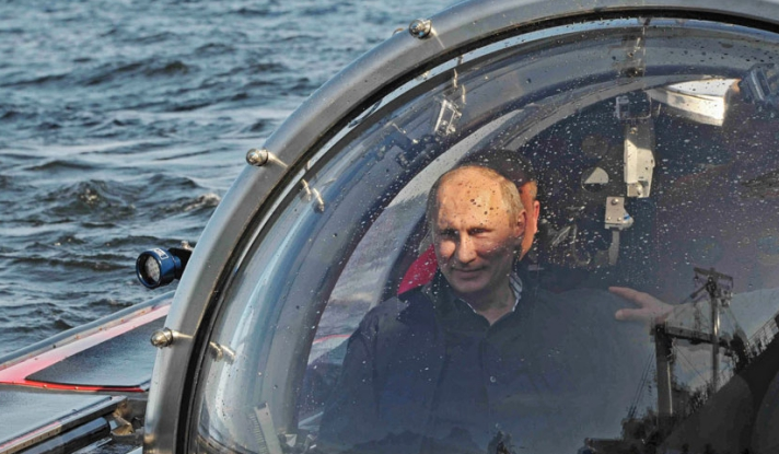 普京下海探寻沉没护卫舰遗迹