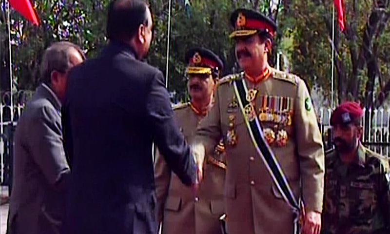 習近平會見巴基斯坦總統侯賽因 獲授“巴基斯坦勳章”