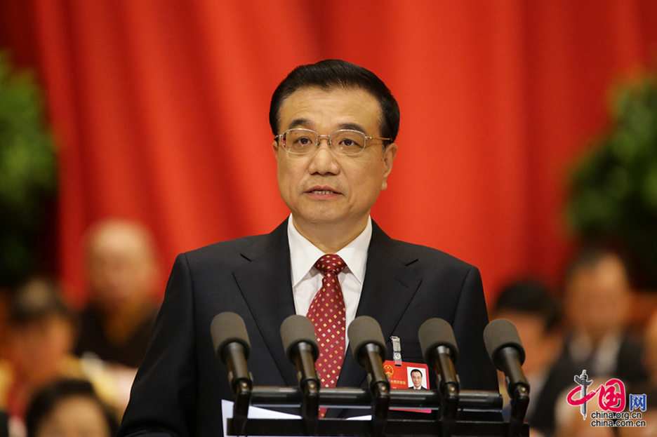 3月5日，第十二屆全國人民代表大會第四次會議在北京人民大會堂開幕，圖為國務院總理李克強作政府工作報告。 