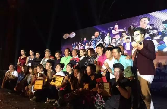 群星出席星浪明星歌王歌后争霸赛