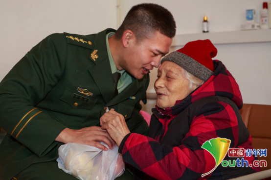 重庆市渝中区公安消防支队较场口中队:烈火中的逆行者 百姓的守护神 重庆市渝中区公安消防支队较场口中队:烈火中的逆行者 百姓的守护神