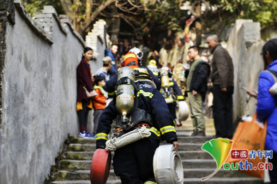 重庆市渝中区公安消防支队较场口中队:烈火中的逆行者 百姓的守护神 重庆市渝中区公安消防支队较场口中队:烈火中的逆行者 百姓的守护神