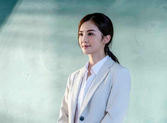 《会痛的十七岁》蔡卓妍客串最美班主任 演绎"别人家的老师"