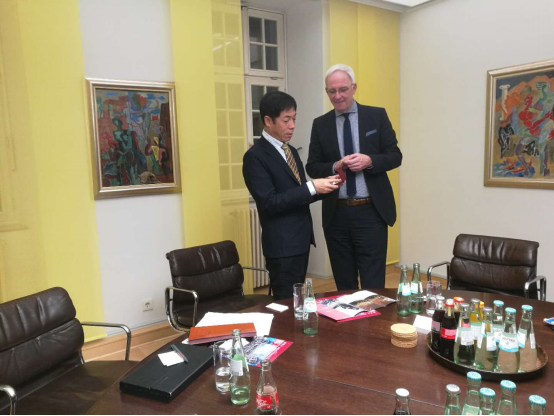 中战会与特里尔市政府达成建设马克思大学及主题公园意向