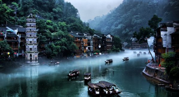Le district de Fenghuang au classement des 50 plus beaux chefs-lieux de districts de Chine