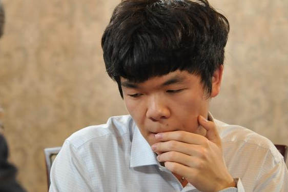 Weltbester Go-Spieler will noch immer Computer besiegen können Weltbester Go-Spieler will noch immer Computer besiegen können