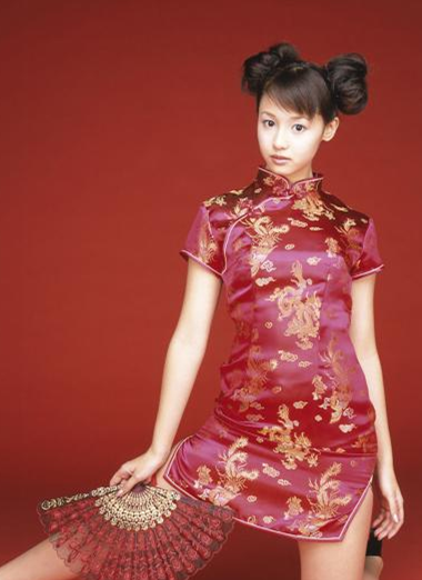 沢尻エリカの昔のチャイナドレス姿 お団子ヘアがかわいい 中国網 日本語