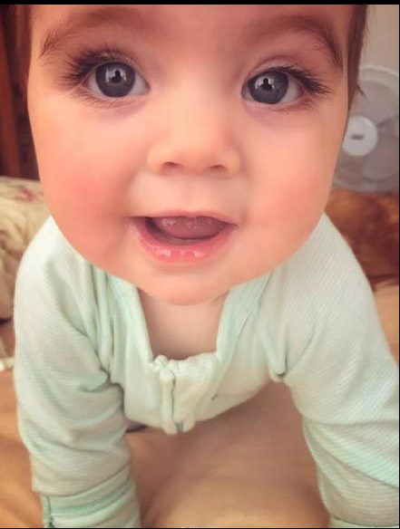 Un bebé australiano con ojos bonitos1