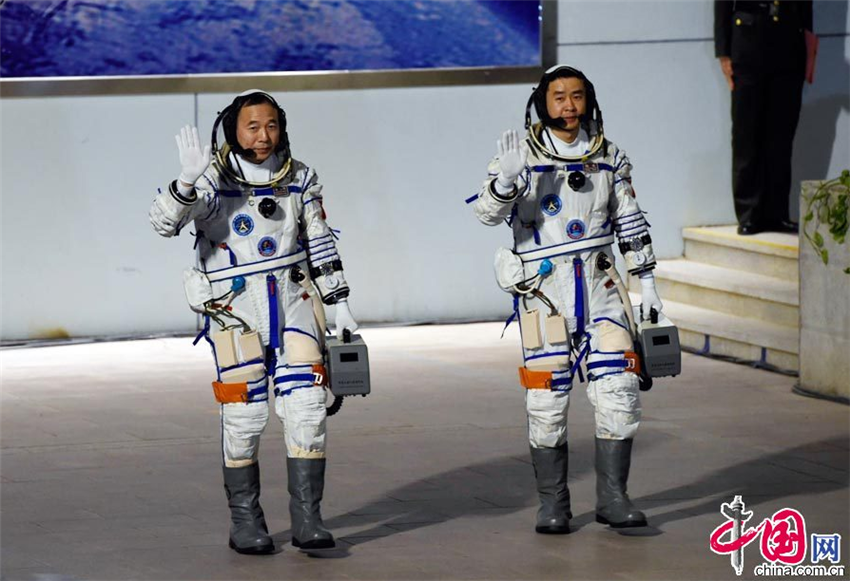 Video: China lanza astronave tripulada Shenzhou-11 el 17 de octubre