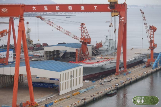 China lanza su segundo portaaviones