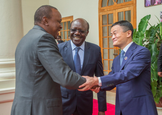 Empresario chino Jack Ma y presidente keniano discuten empoderamiento de jóvenes