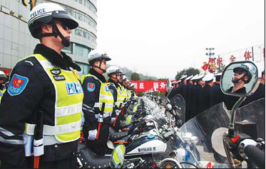 A new patrol police force is formed yesterday in Chongqing,which will patrol streets in the municipality 24 hours a day.