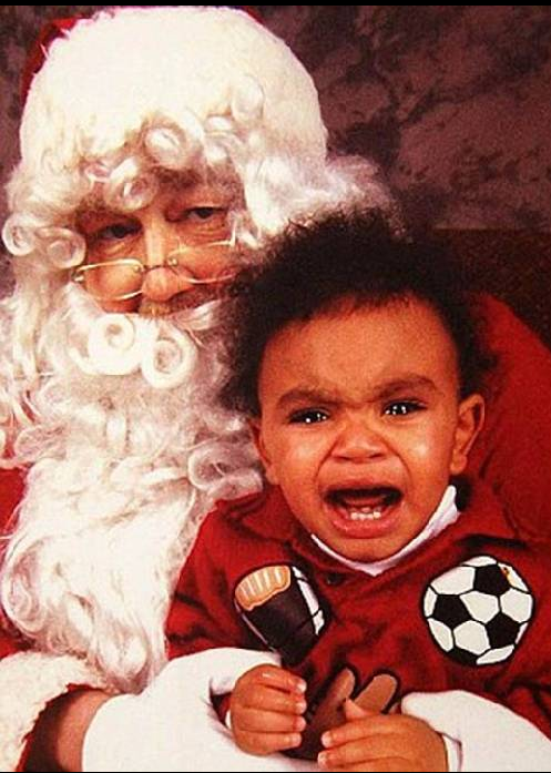  'Scary' Santa Claus make kids cry
